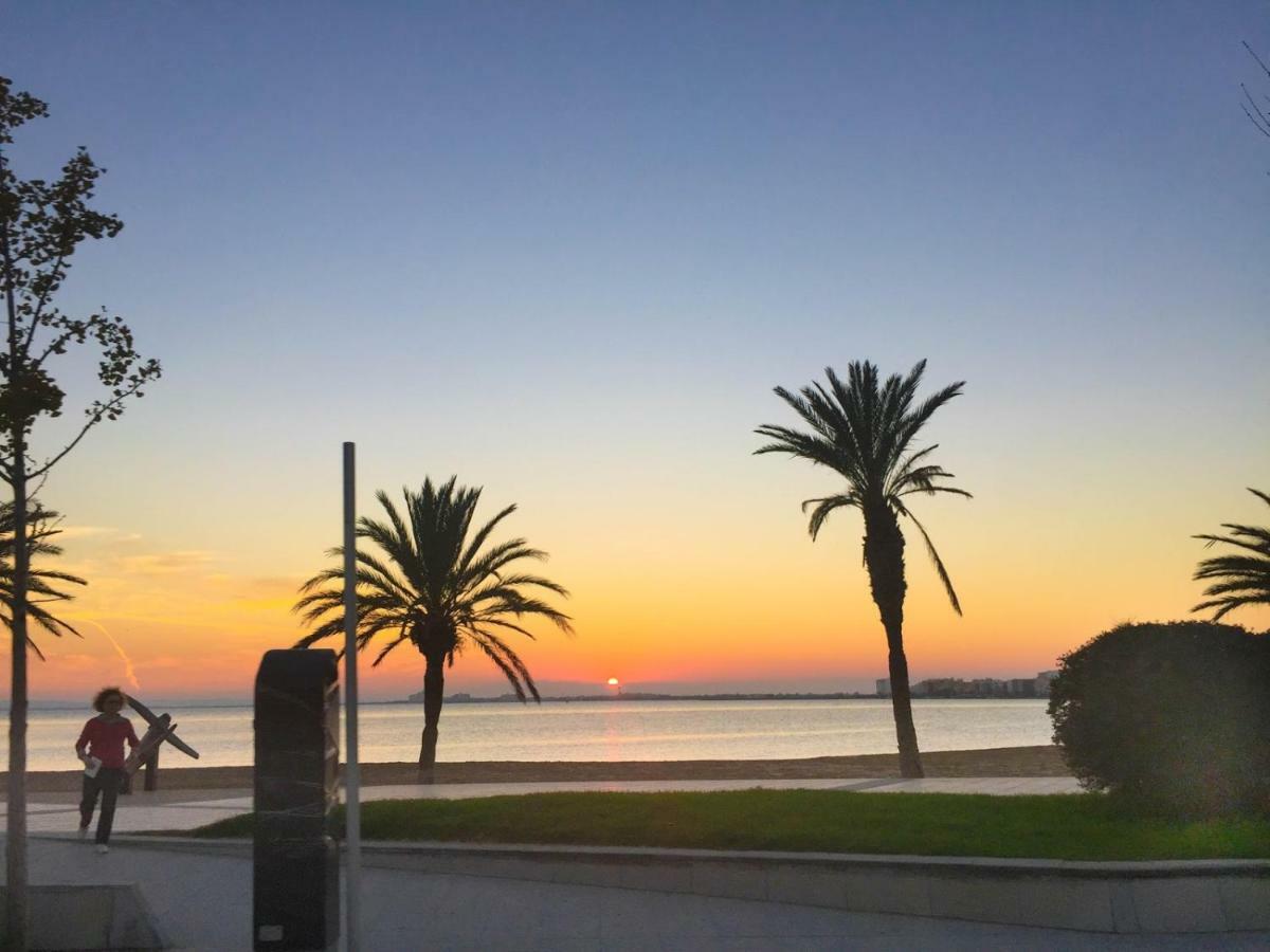 Holidays Penthouse Vues Panoramiques Sur Le Port Naval,Un Sejour Elegant Assure " Wifi Parquing Gratuit 罗萨斯 外观 照片