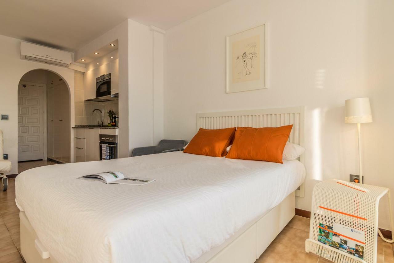 Holidays Penthouse Vues Panoramiques Sur Le Port Naval,Un Sejour Elegant Assure " Wifi Parquing Gratuit 罗萨斯 外观 照片