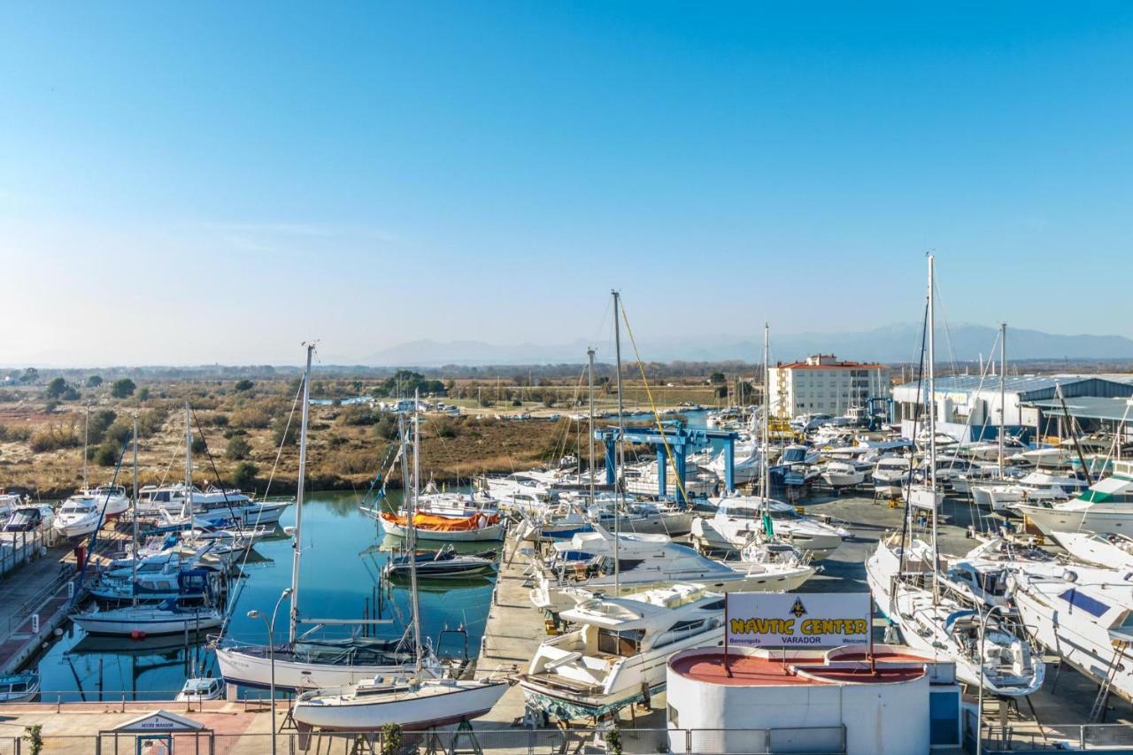 Holidays Penthouse Vues Panoramiques Sur Le Port Naval,Un Sejour Elegant Assure " Wifi Parquing Gratuit 罗萨斯 外观 照片